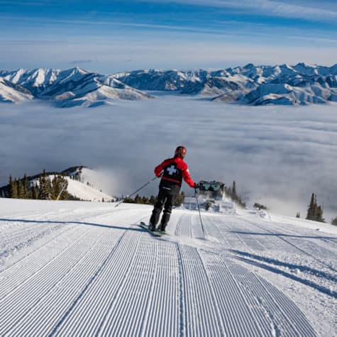 mountain-safety-ski-patroller-scenic_2