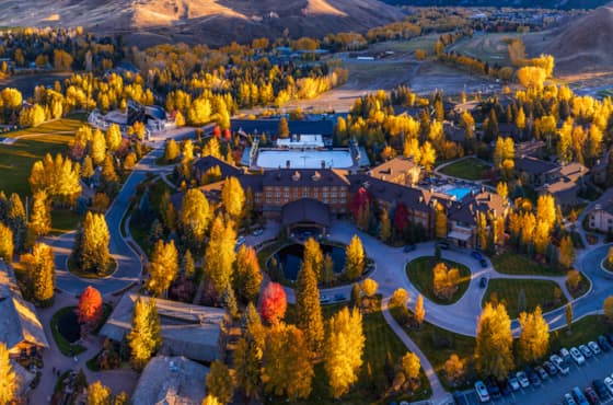 svr_fall_village_scenic_drone_25-aerials-18_10-18-25-1500x846-10015d7