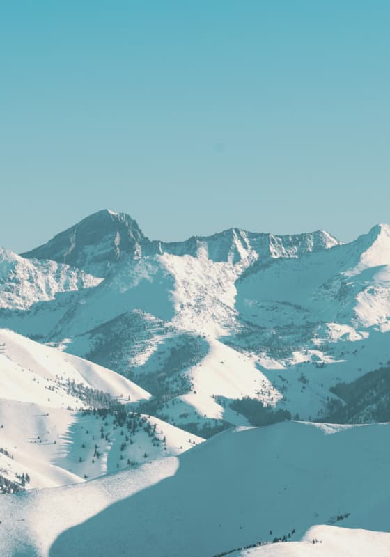 svr_winter_skiing_powday_scenic_12-20_v2_soss_treatment_-3