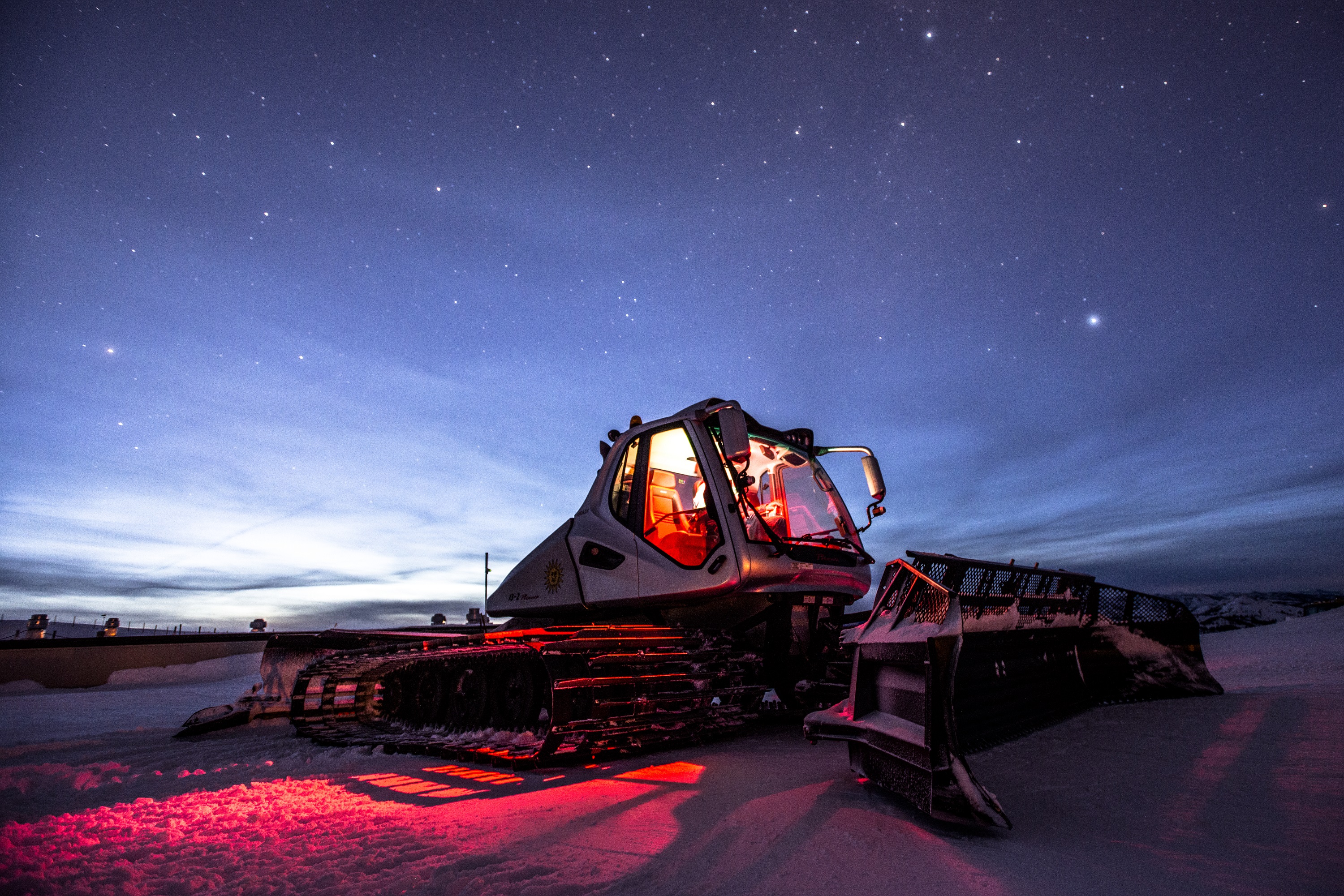 SV_Groomer_Night