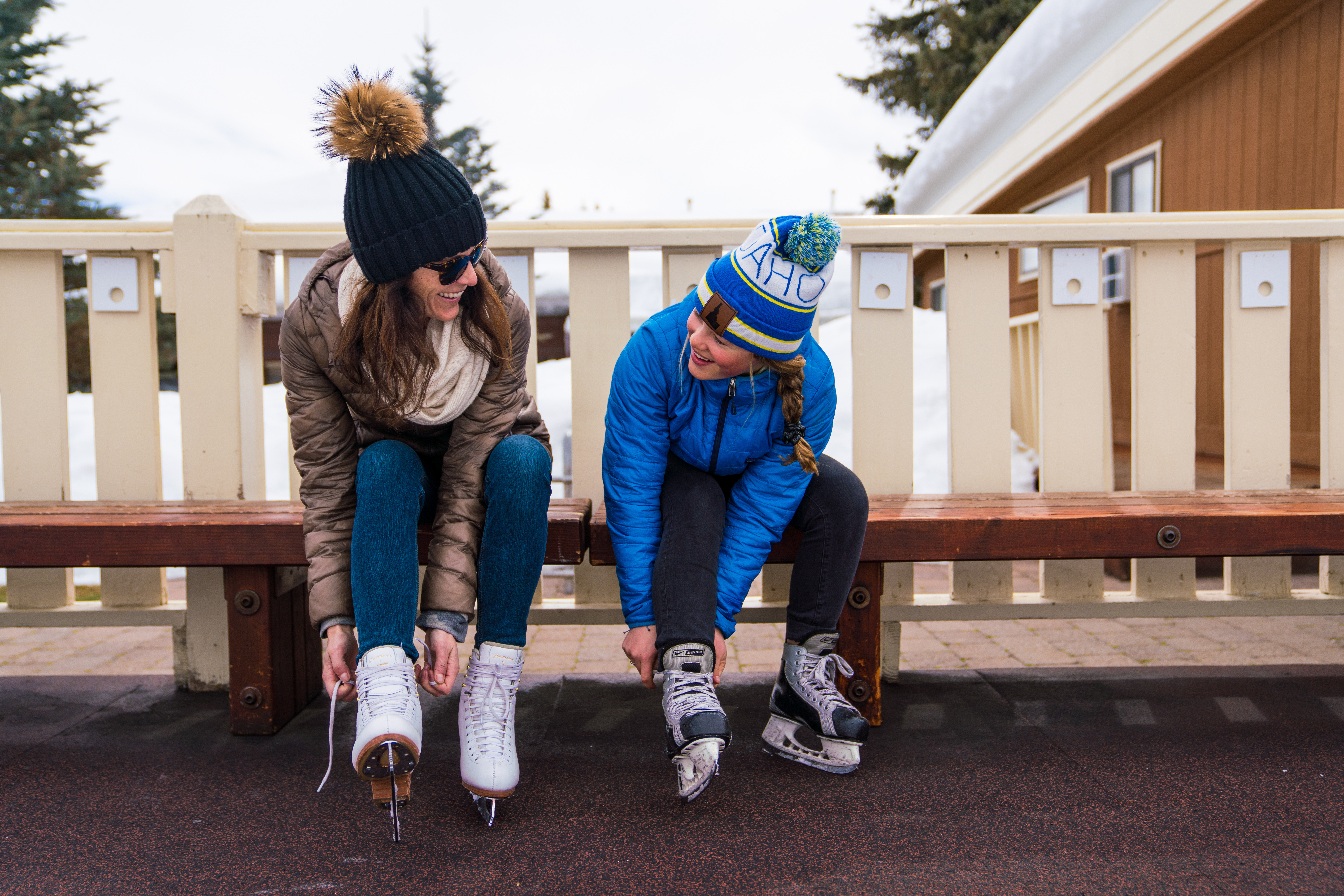 svr_icerink_skating_family_2019_idarado_1.jpg