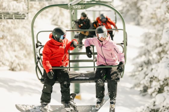 card_svr_winter_skiing_bluebird_bowls_-sofiadewolfe_-12-27-25-0804