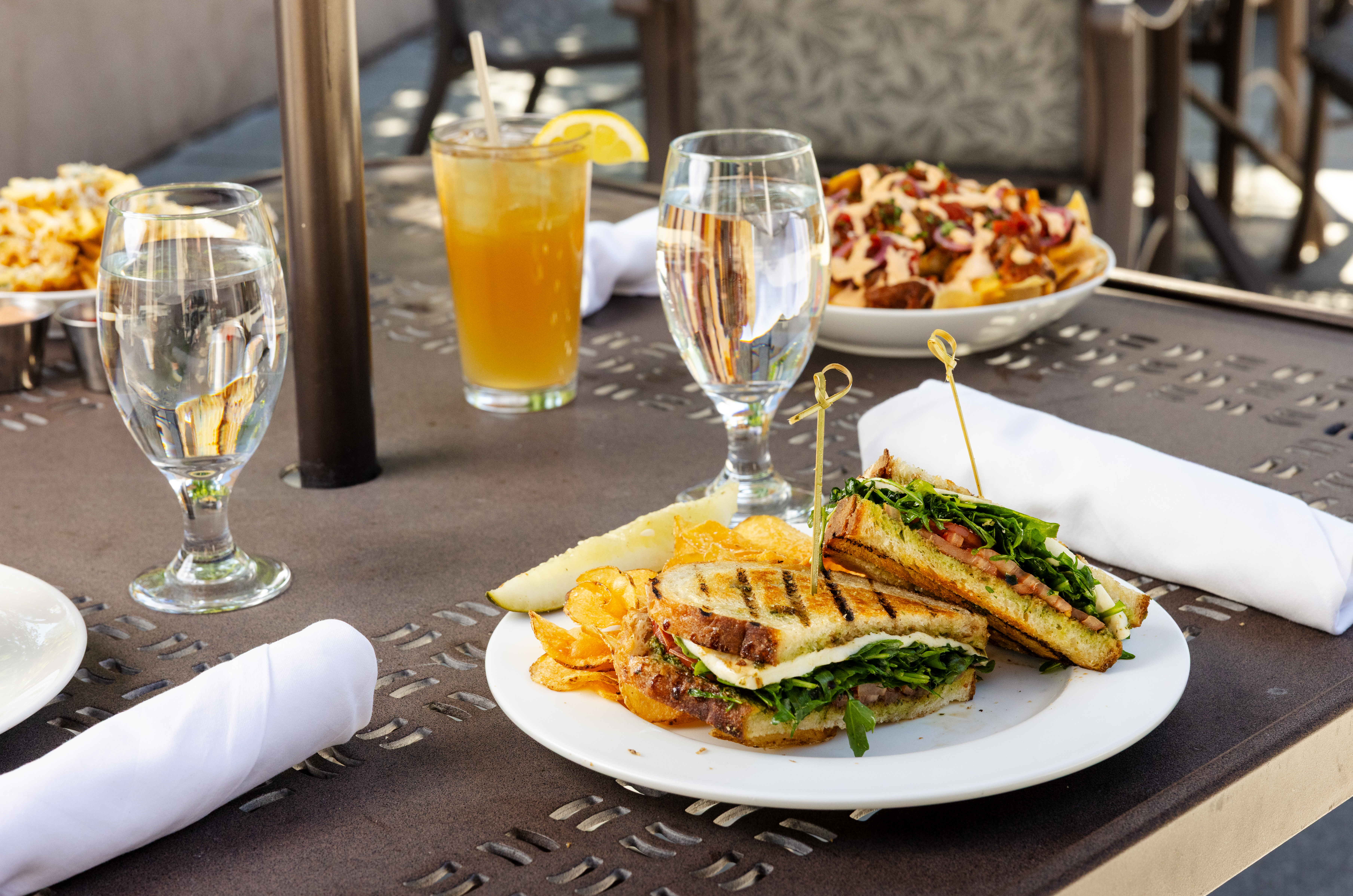 svr_summer_food_and_beverage_elkhorn_grill_tim-salisbury_06-18-25_0251.jpg