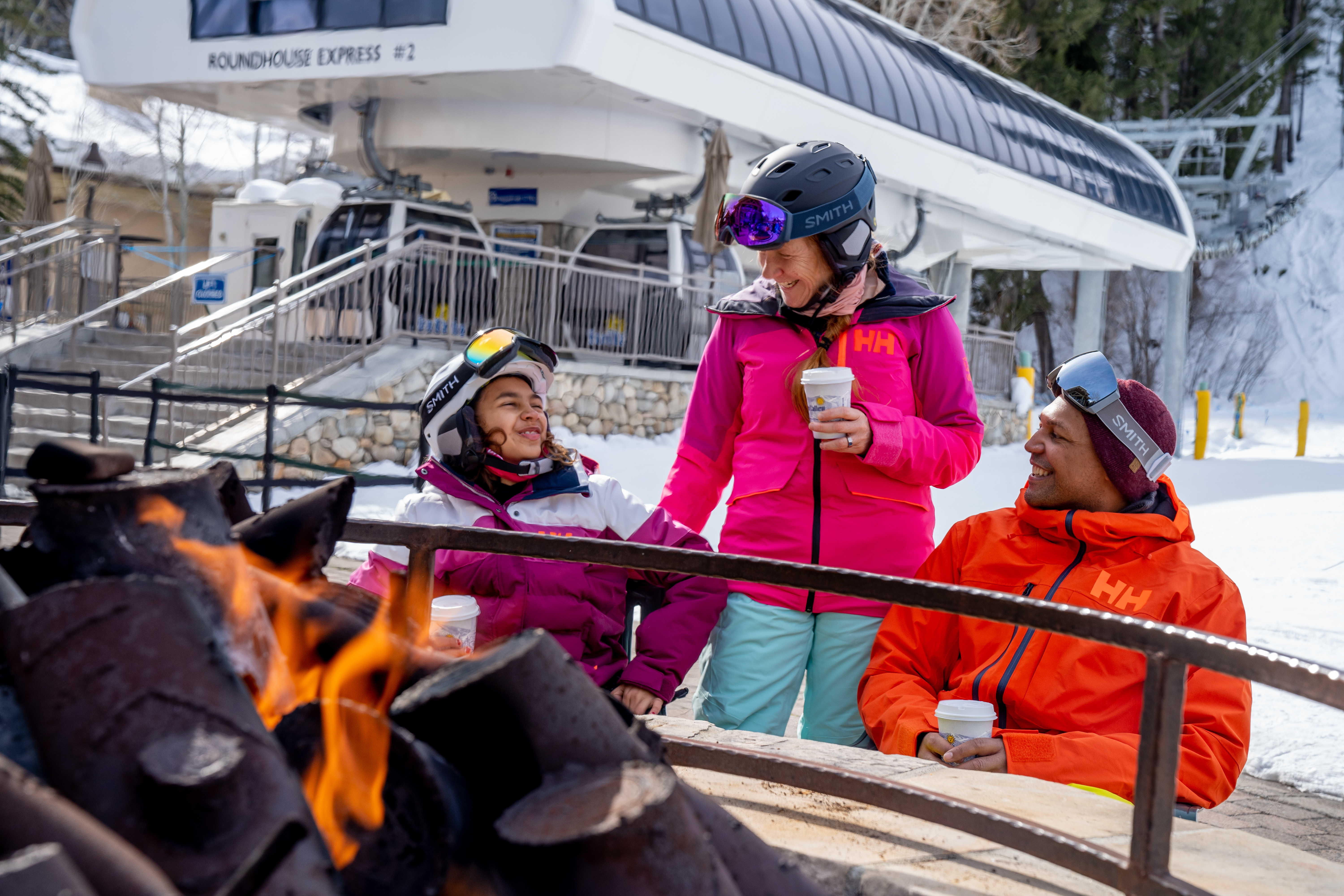 svr_riverrunlodge_dining_apres_exterior_winter_2020_6.jpg