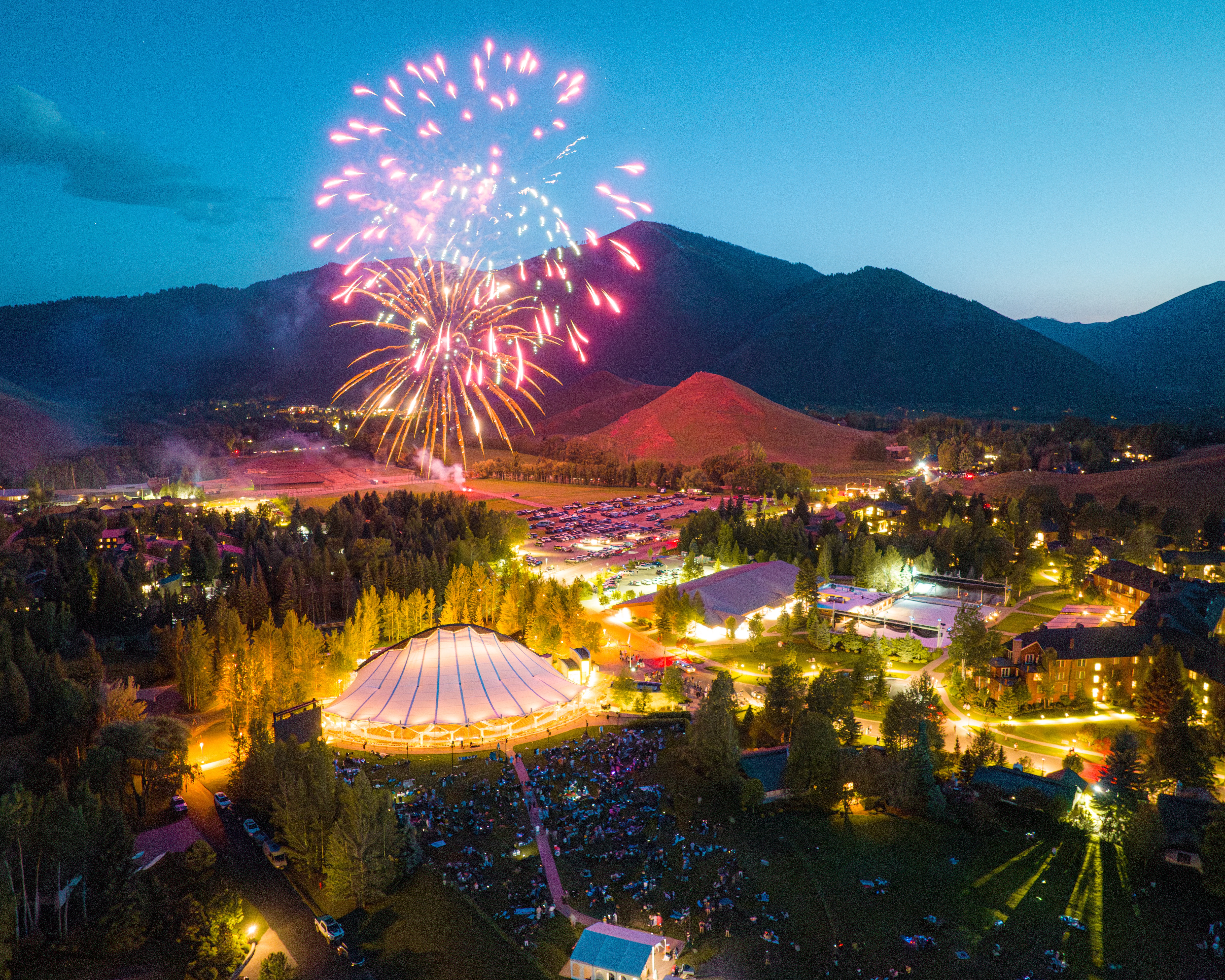 svr_pavilion_july4_fireworks_summer_2023_gilmour_hayden_4