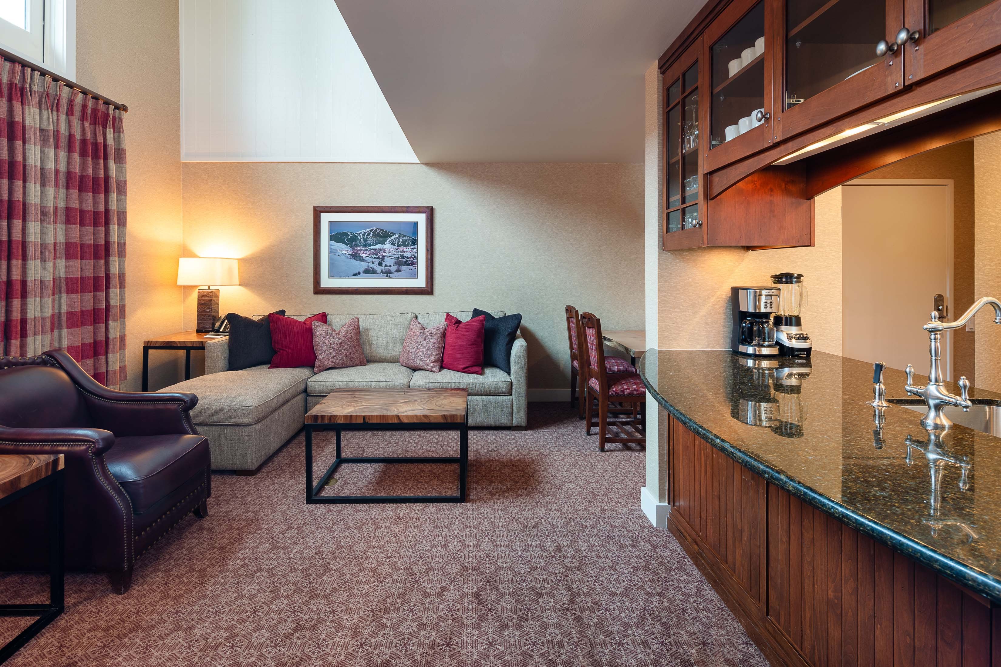 svr_deluxelodgeapartment_condos_lodging_winter_2022_1.jpg