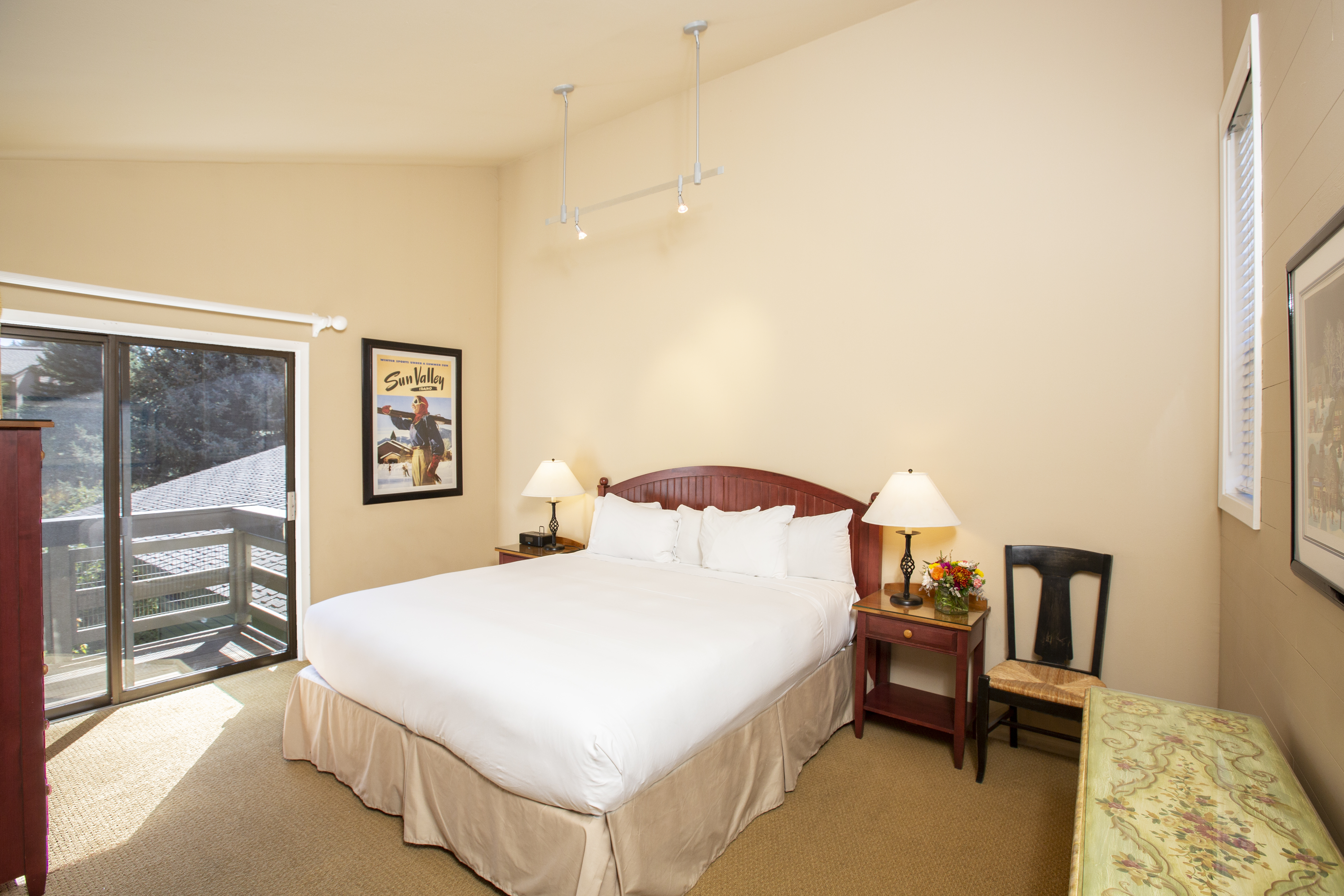 svr_dollarmeadows_condos_lodging_fall_2018_cannell_kat_2.jpg