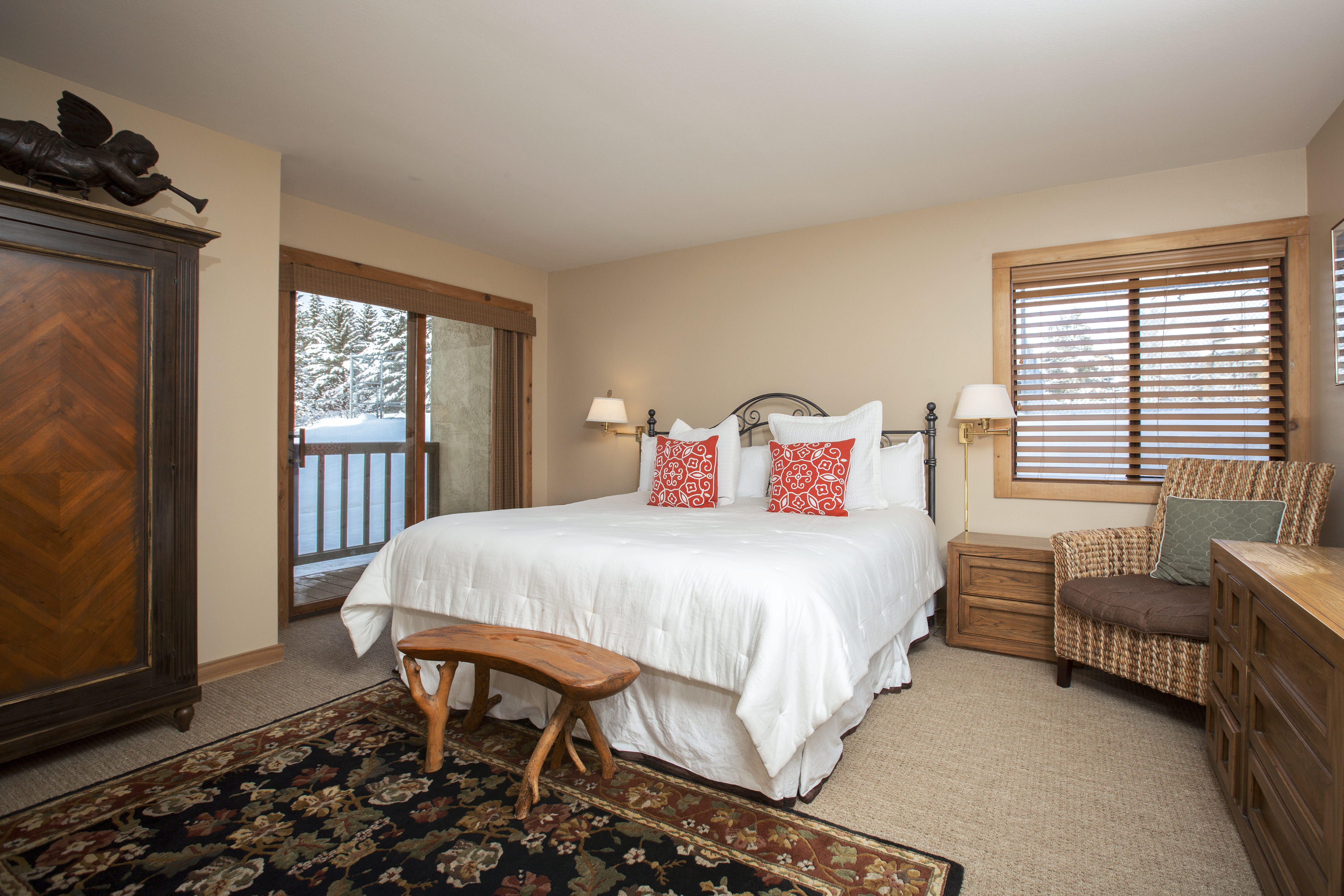 svr_wildflower_condos_lodging_winter_2017_cannell_kat_7.jpg