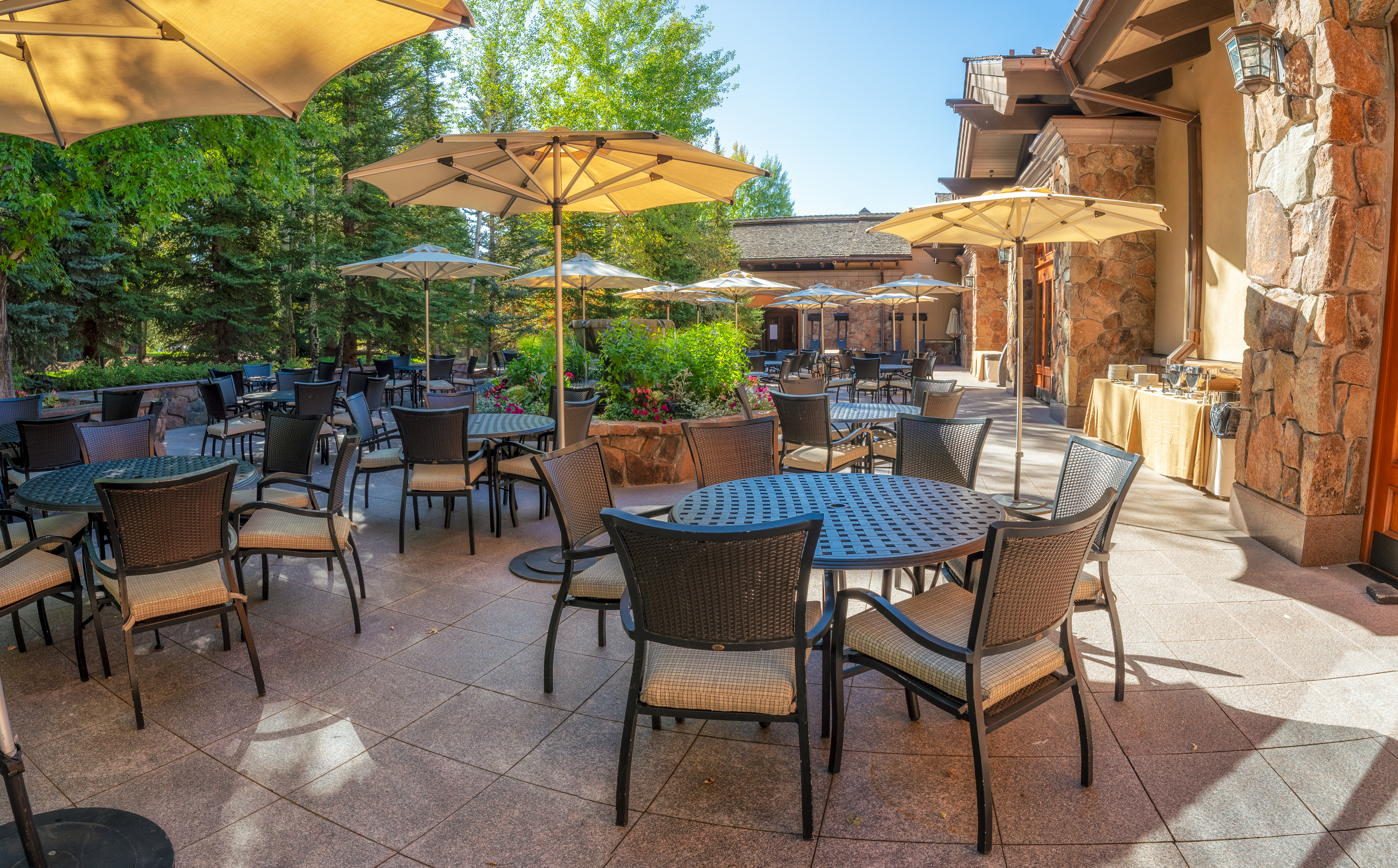 svr_inn_lodging_terrace_summer_2023_morton_cooper_4.jpg
