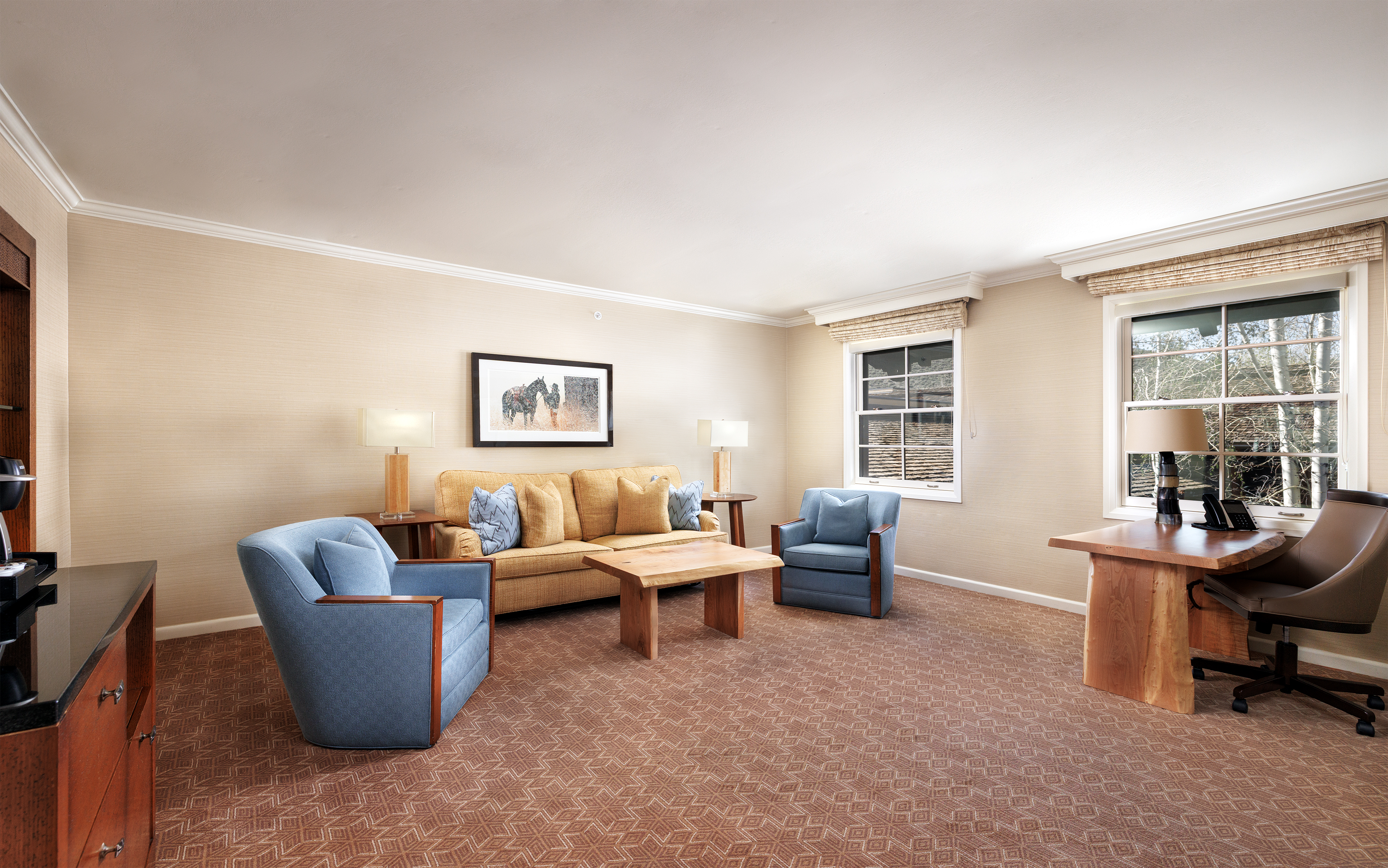sv_inn_266_traditional_queen_7011-v1-2.jpg