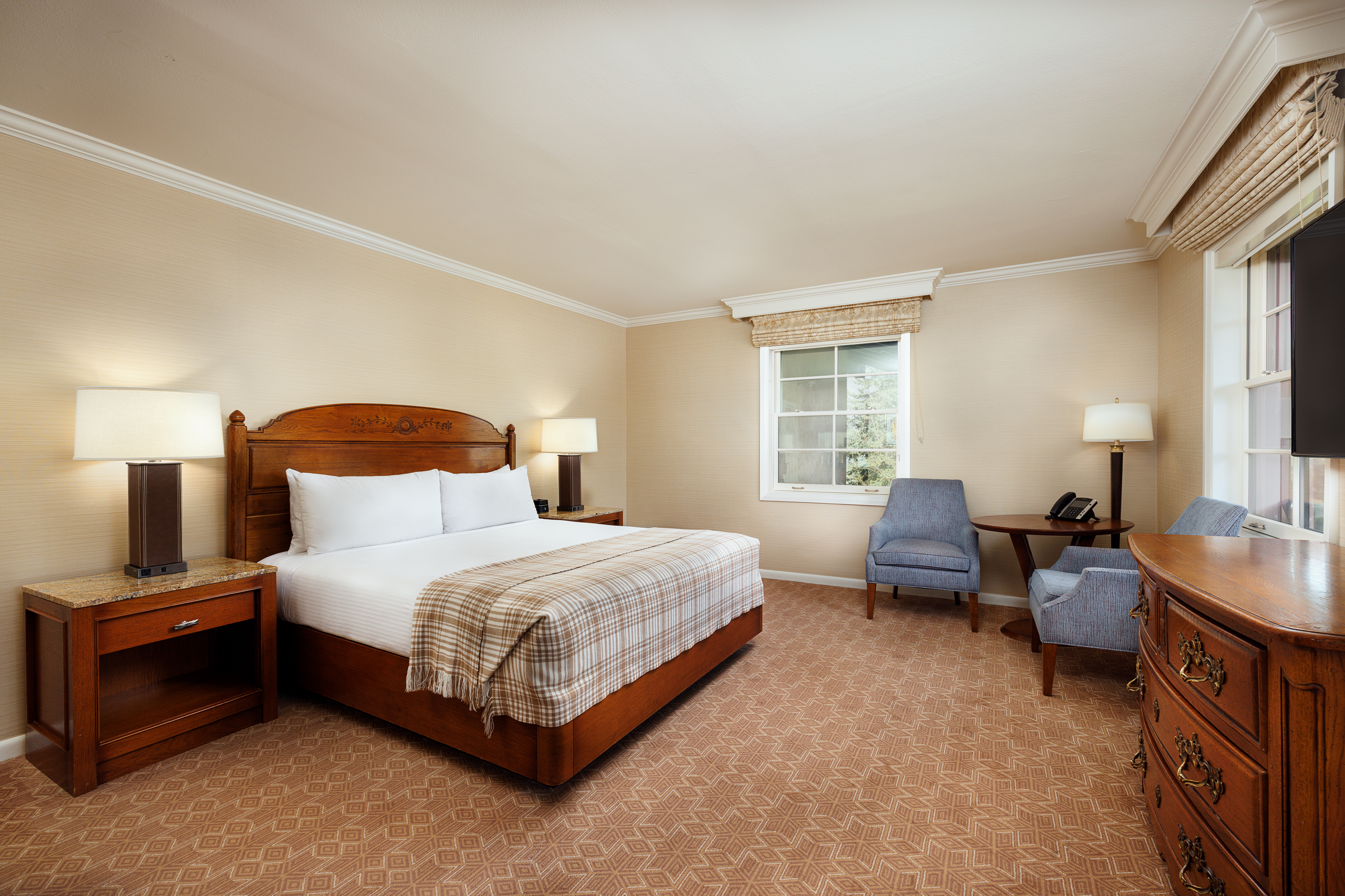 sv_inn_282-2_luxury_queen-7045-edit-v1-1.jpg
