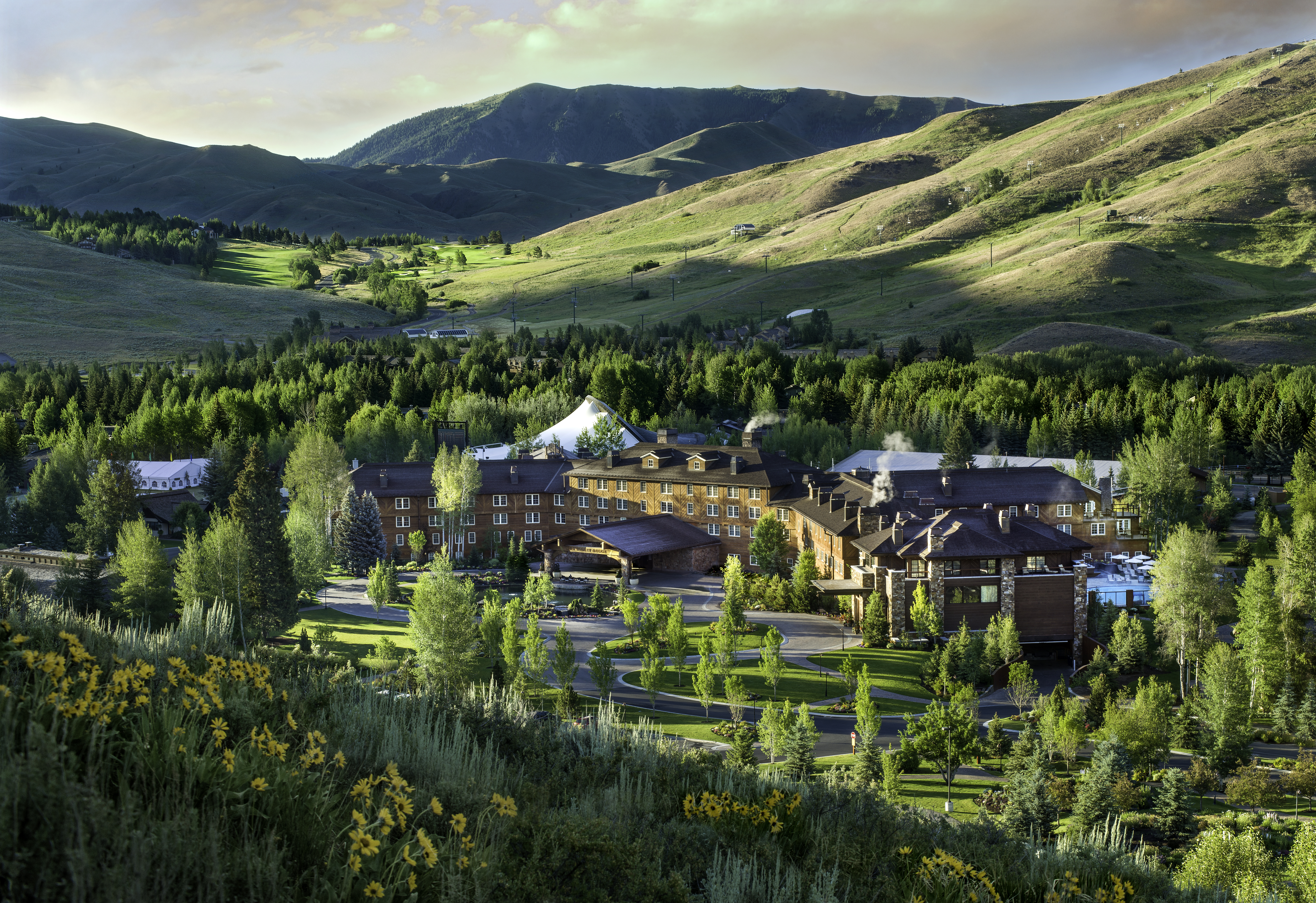 svr_svlodge_lodging_aerial_summer_2015_syms_kevin_2.jpg
