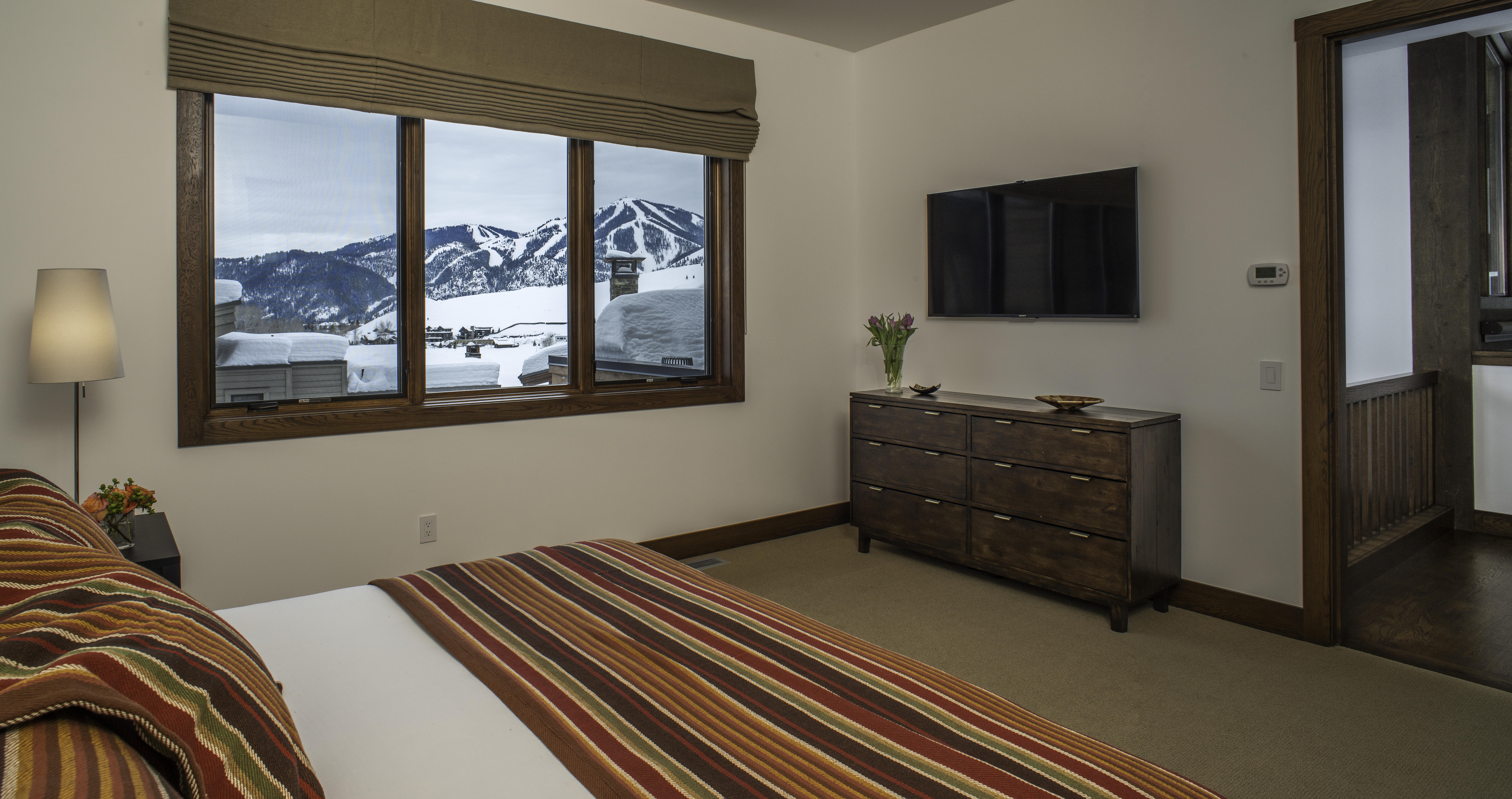 svr_whiteclouds_townhomes_lodging_winter_2016_syms_kevin_3.jpg