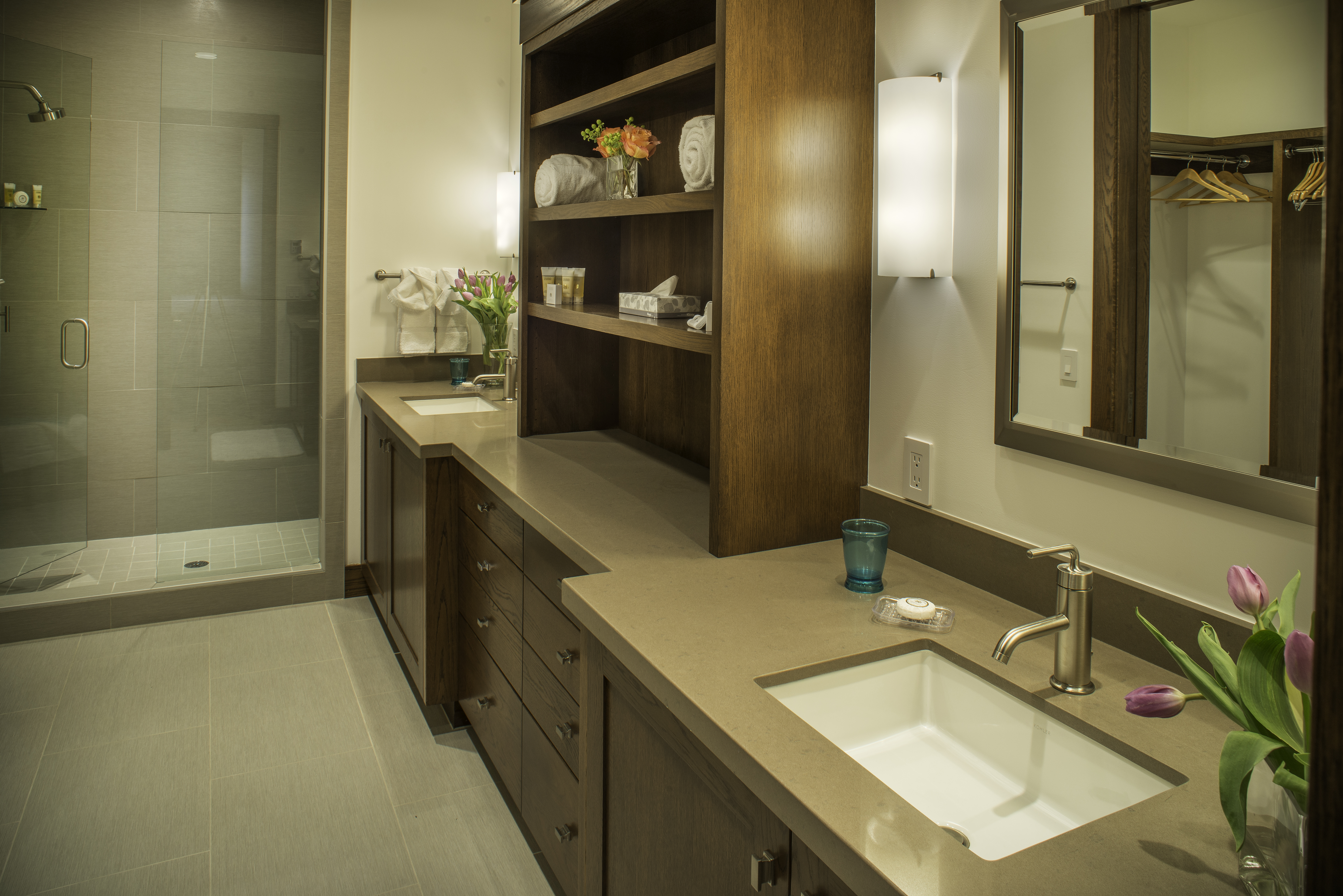 svr_whiteclouds_townhomes_lodging_winter_2016_syms_kevin_5.jpg