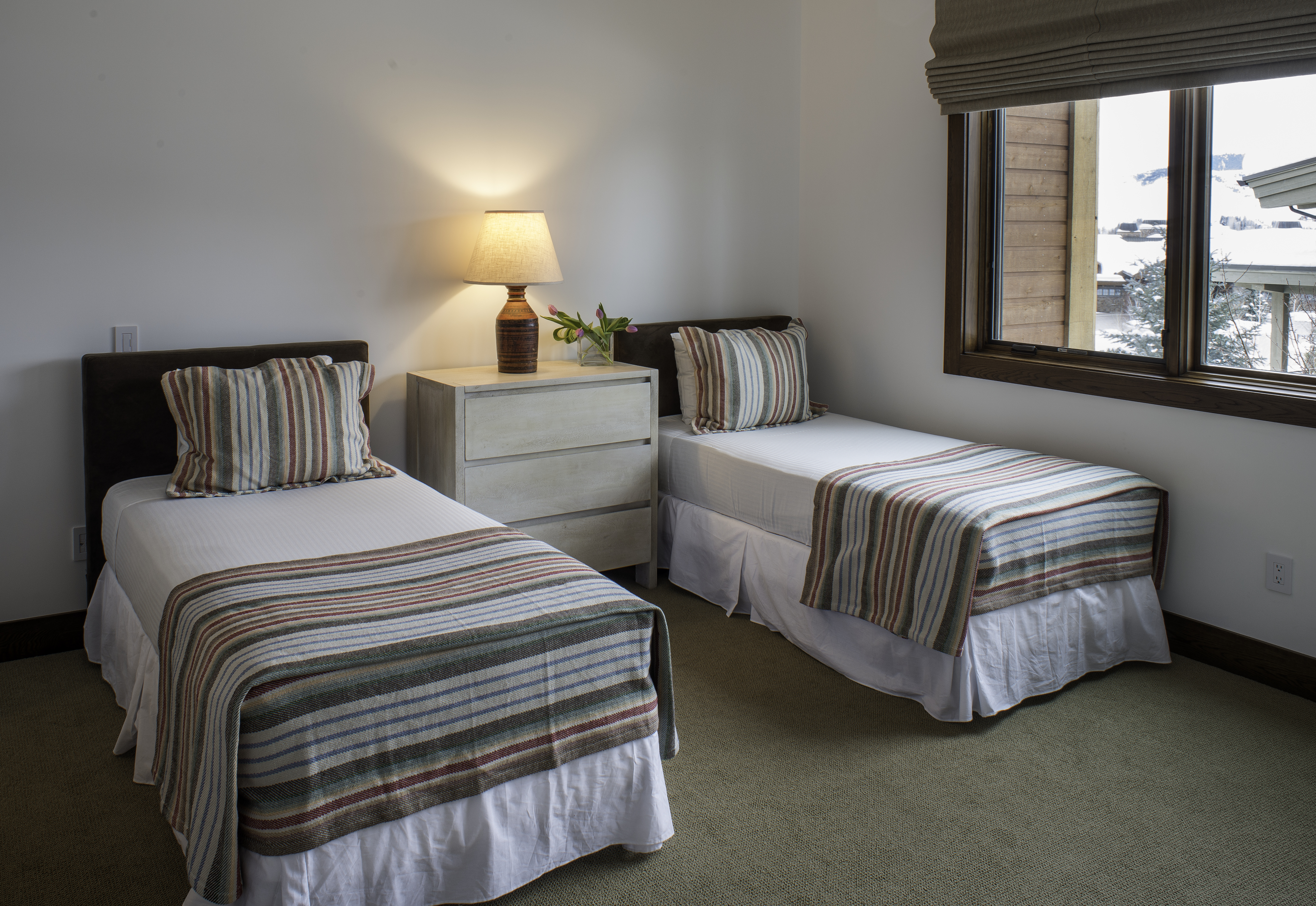 svr_whiteclouds_townhomes_lodging_winter_2016_syms_kevin_6.jpg