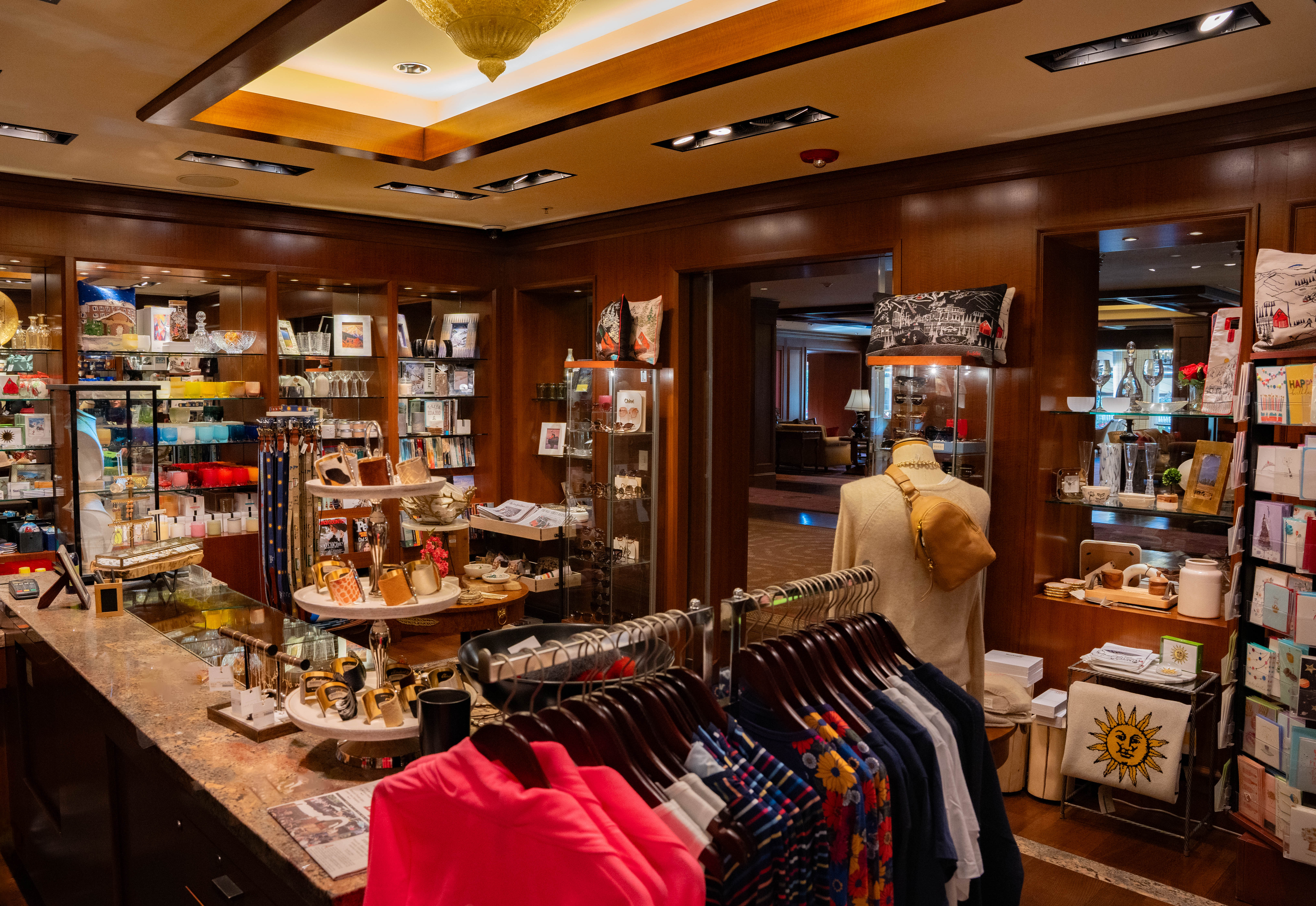 svr_lodgegiftshop_retail_summer_2023_gilmour_hayden_3.jpg