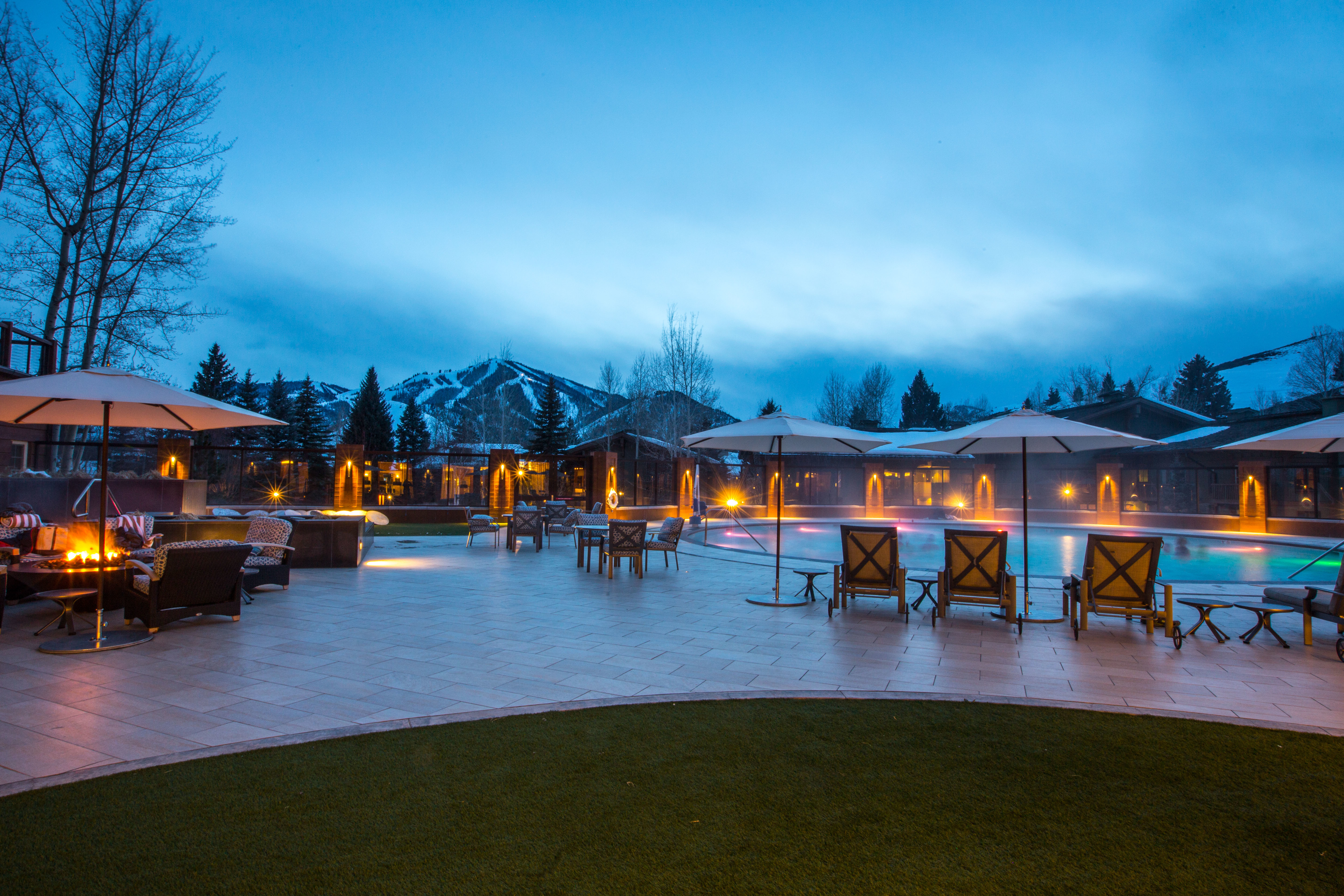 svr_lodgepool_swimming_nightglow_winter_2016_bascetta_keri